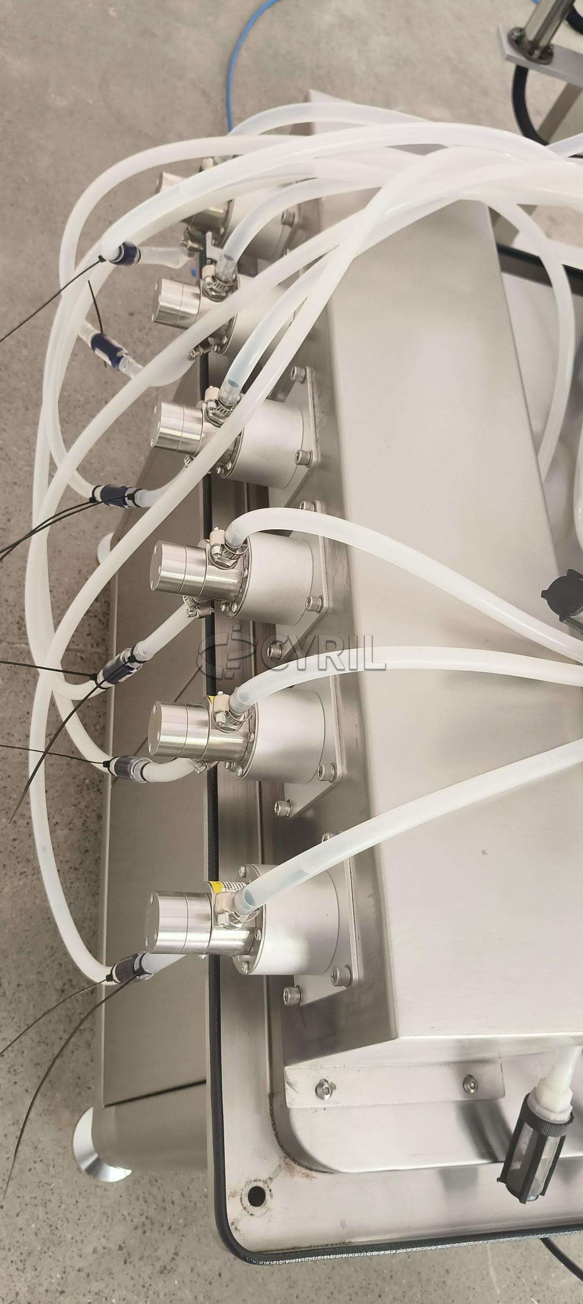 Fully automatic six-head magnetic pump filling machine