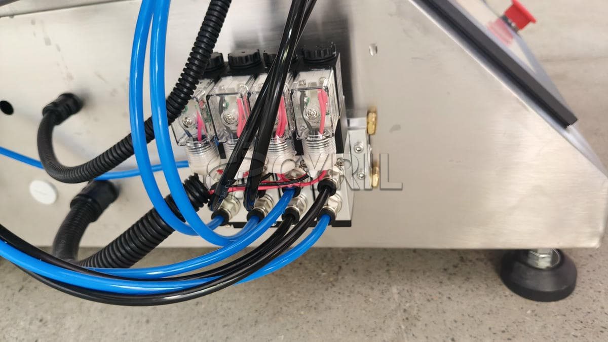 Desktop eight-head magnetic pump filling machine