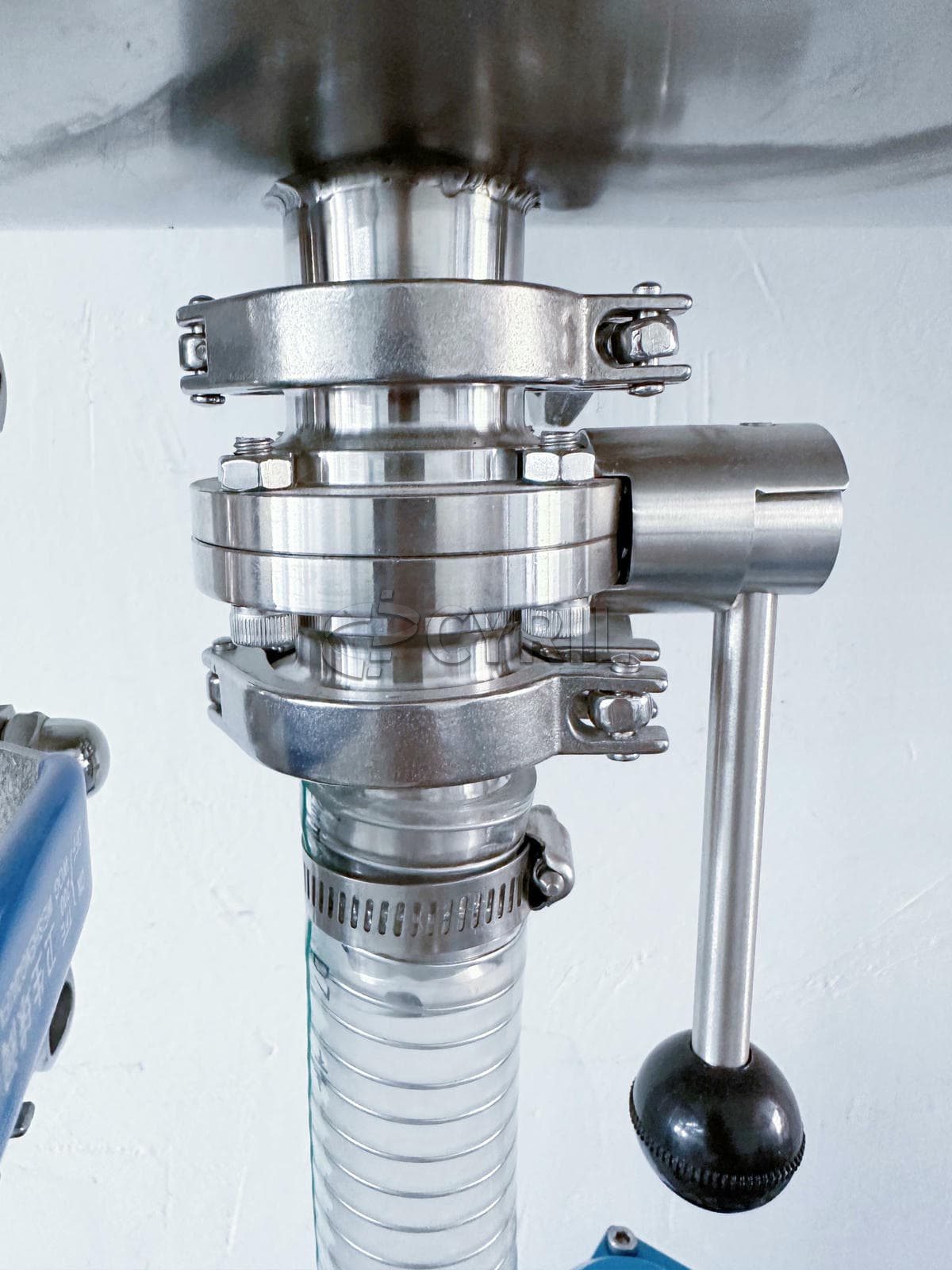 Fully automatic eight-head paste filling machine