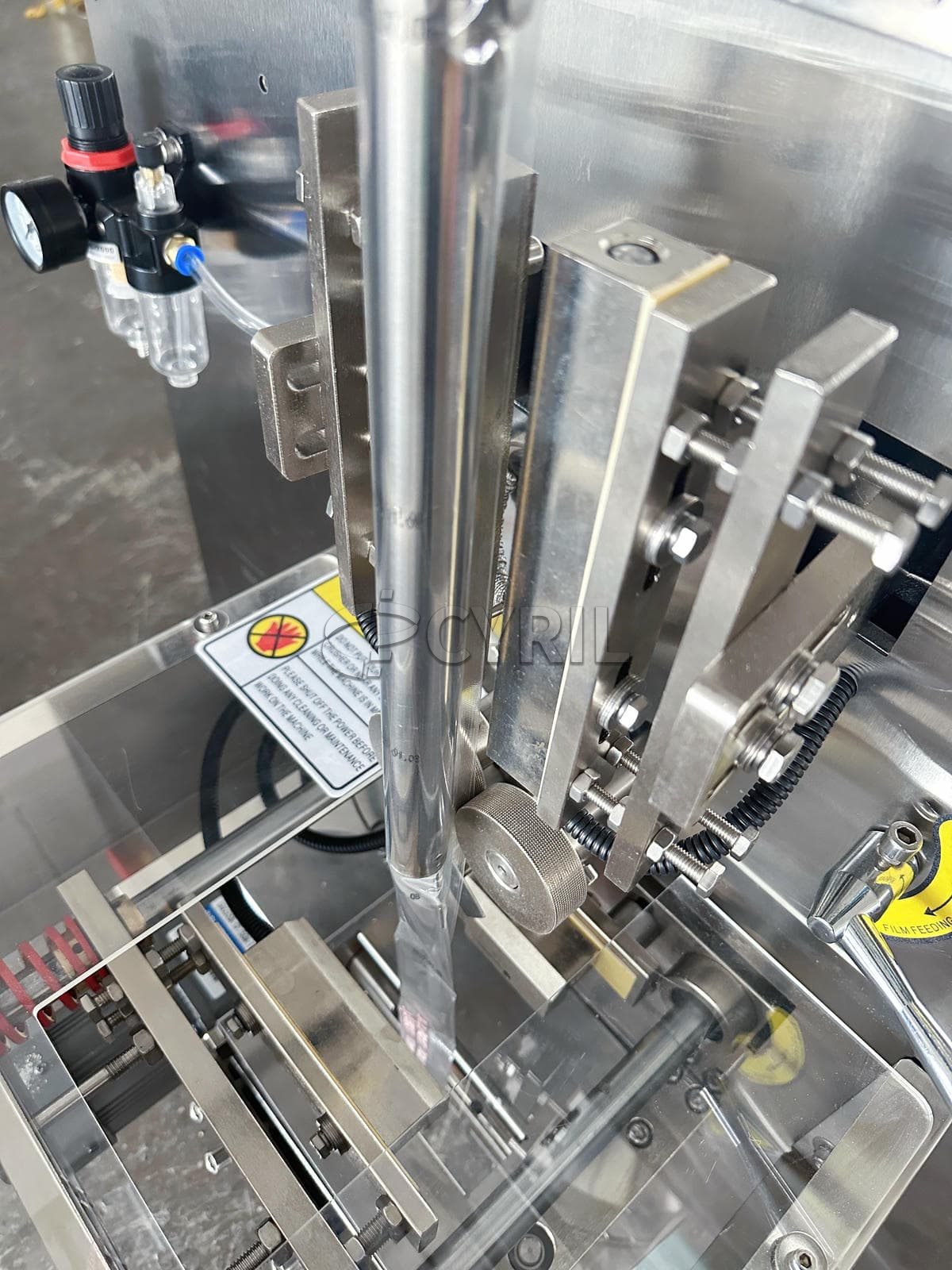 Paste packaging machine + round bucket