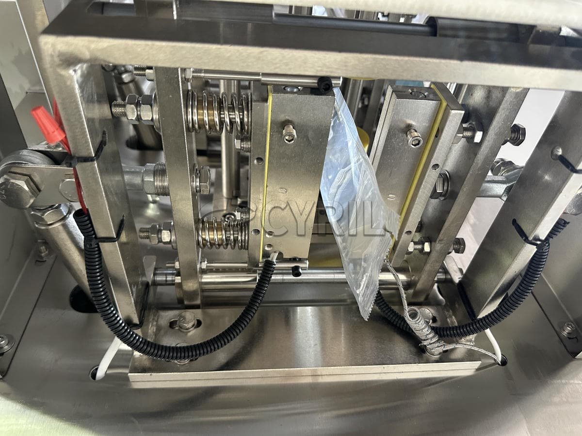 Paste packaging machine four sides sealing