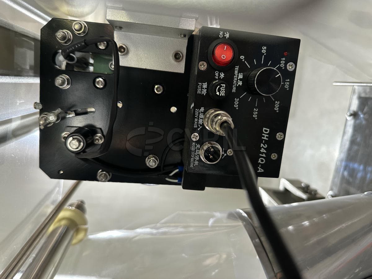 Paste packaging machine four sides sealing