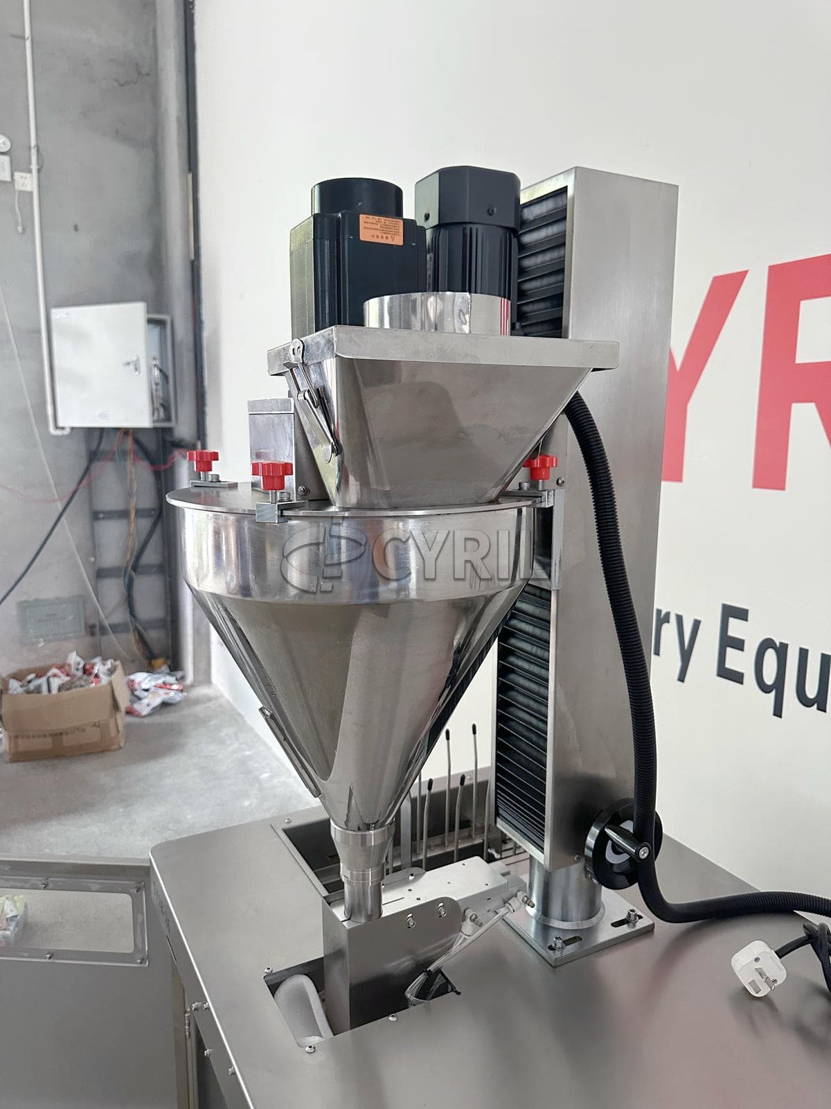 Small powder horizontal bag packaging machine