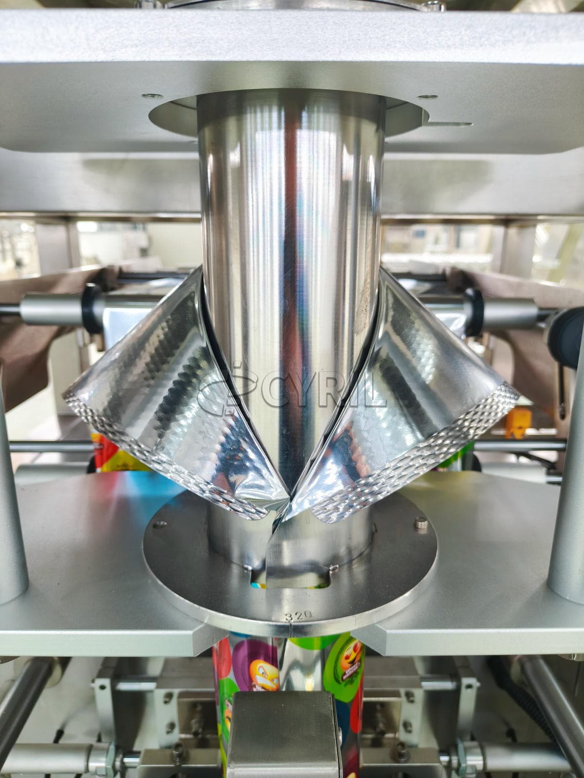 Ten-head lapel packaging machine + Z font lifting machine