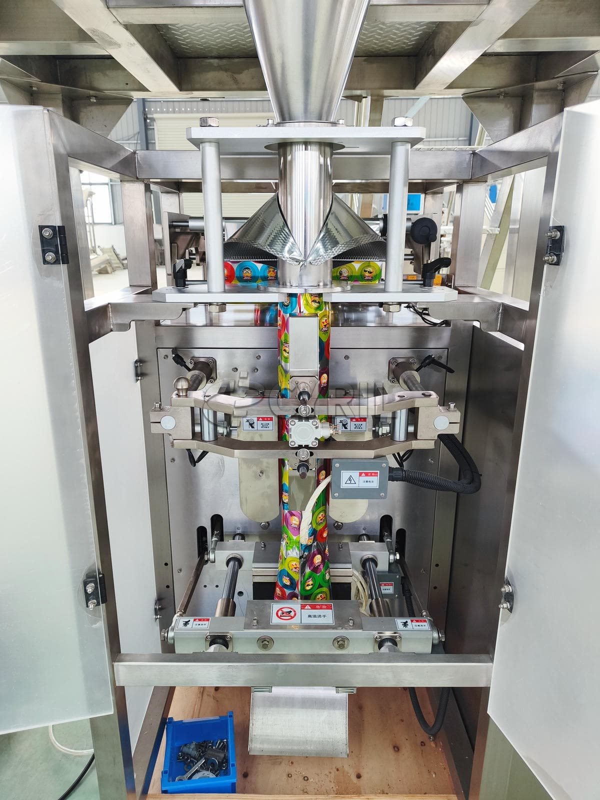 Ten-head lapel packaging machine + Z font lifting machine