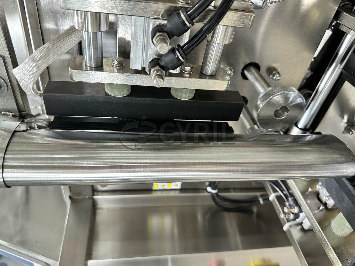 Liquid packaging machine + mixing + three-side sealing