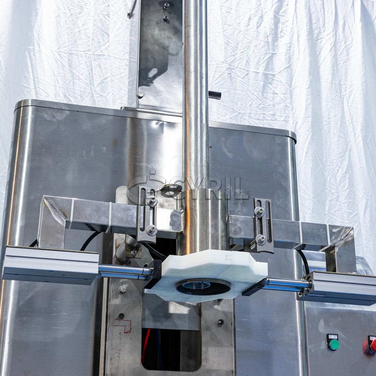 Lapel powder packaging machine