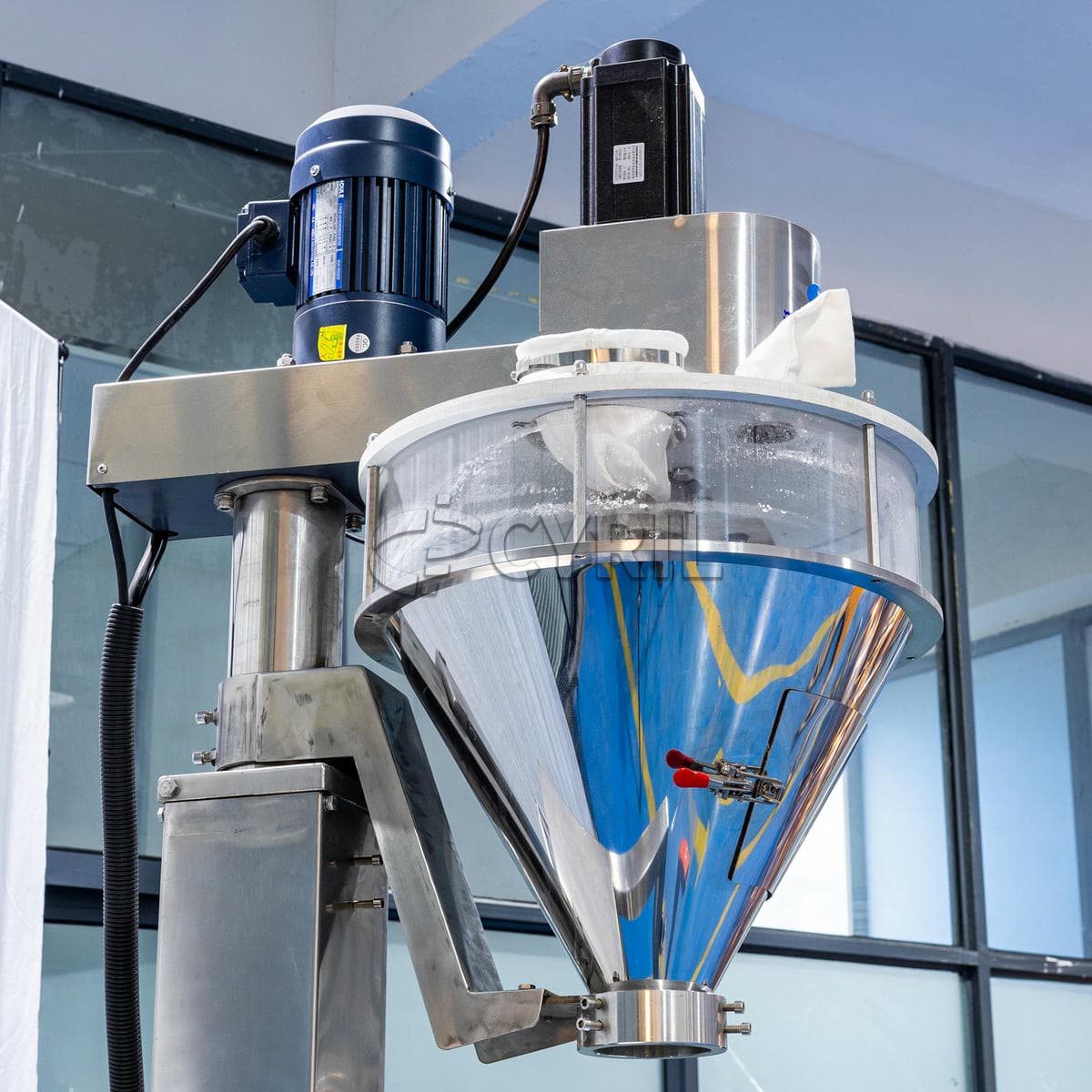 Lapel powder packaging machine