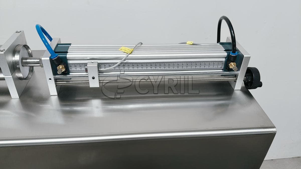 Side labeling machine