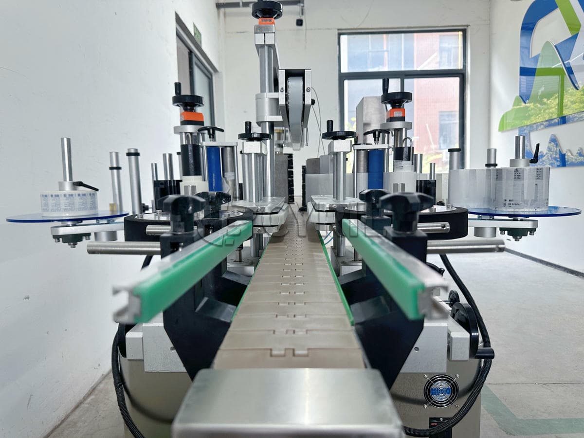 Fully automatic double side labeling machine