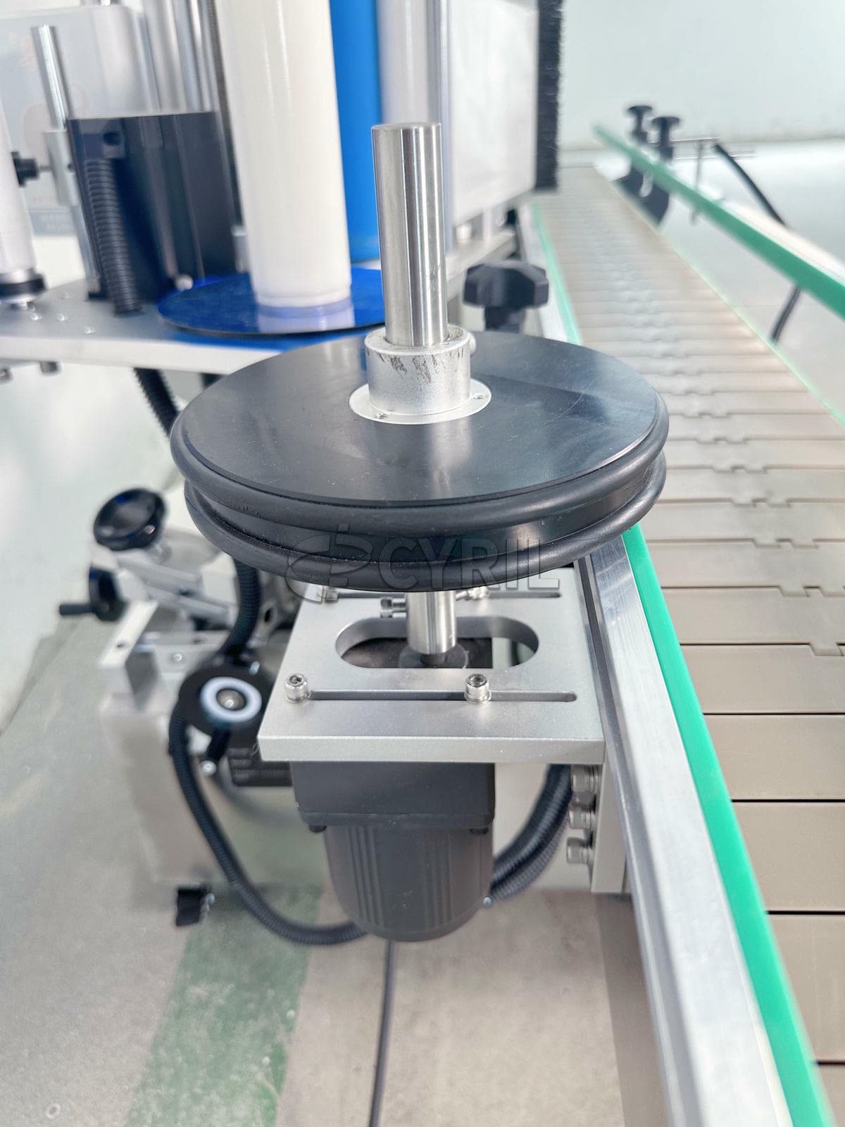 Desktop single side labeling machine