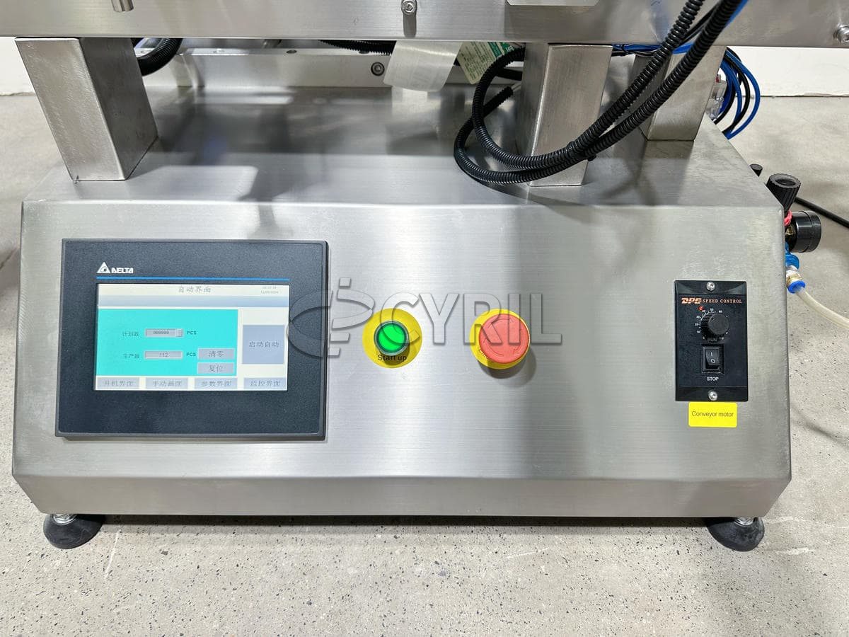 Desktop fully automatic multi-sided bottle labeling machine