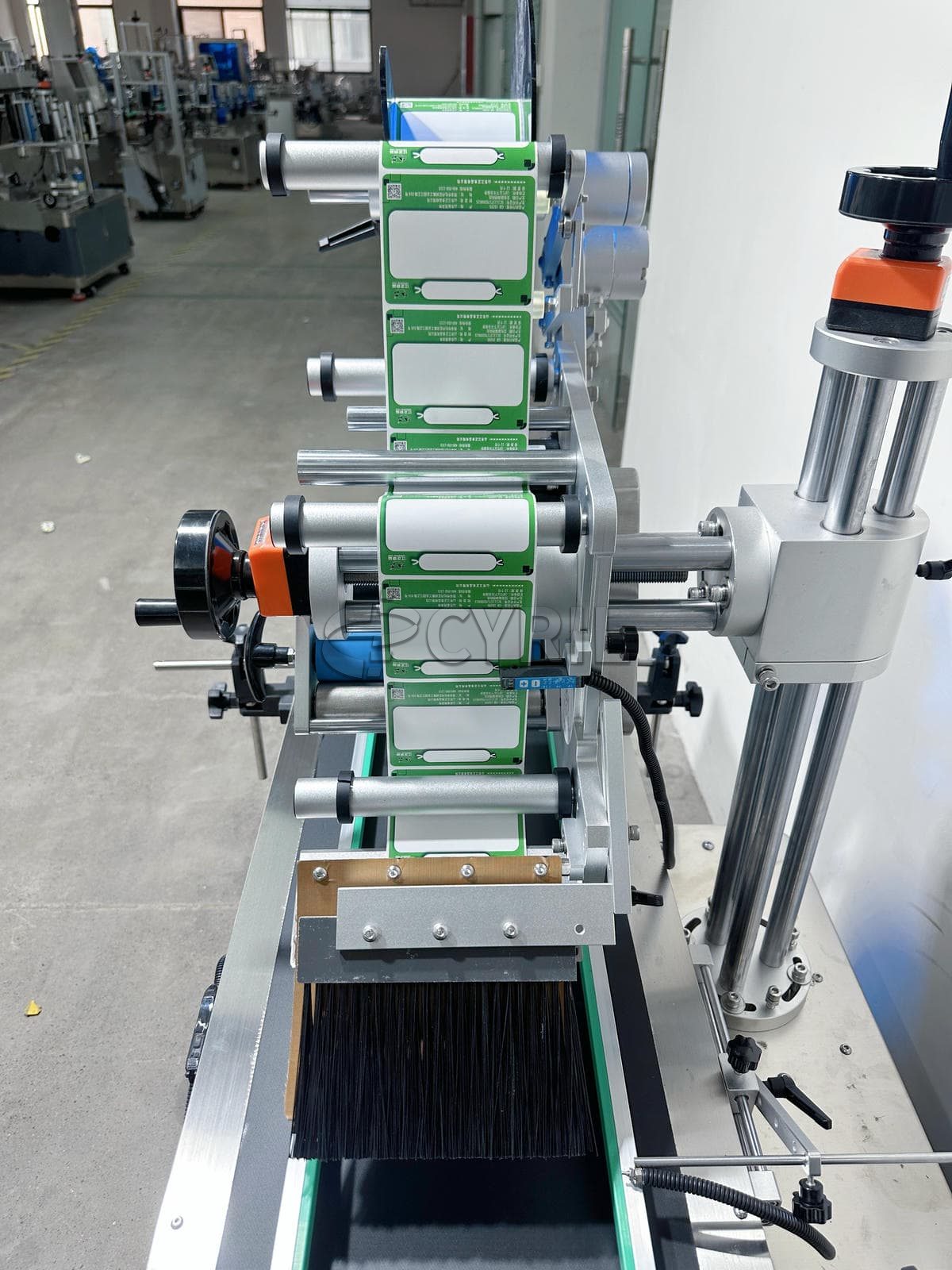 Standard flat labeling machine