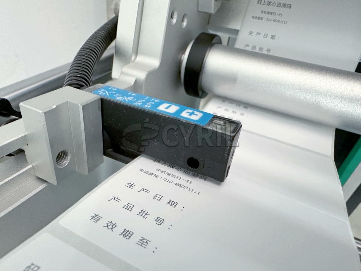 Standard desktop flat labeling machine