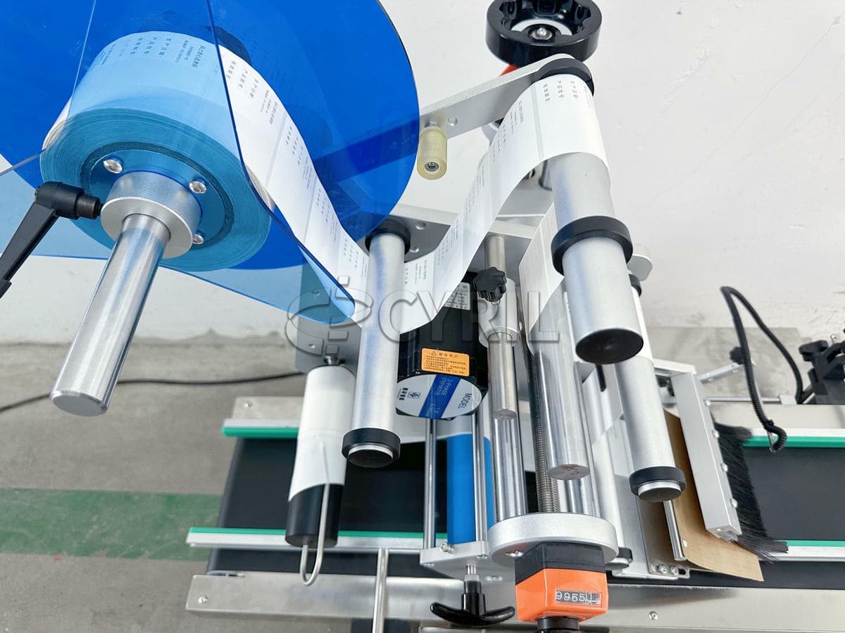Standard desktop flat labeling machine
