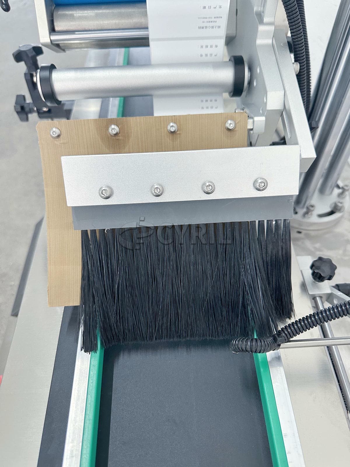Standard desktop flat labeling machine