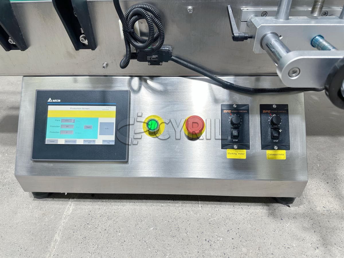 Standard desktop round bottle rolling labeling machine