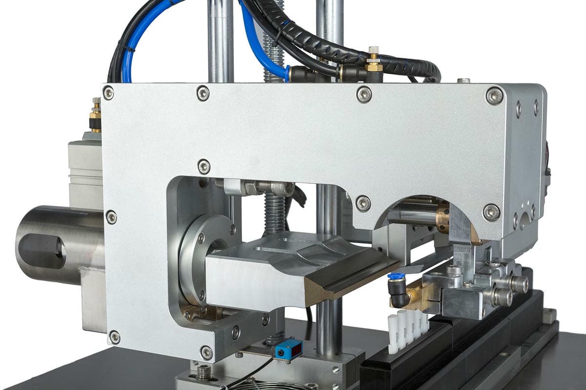Desktop automatic frequency chasing ultrasonic sealing machine
