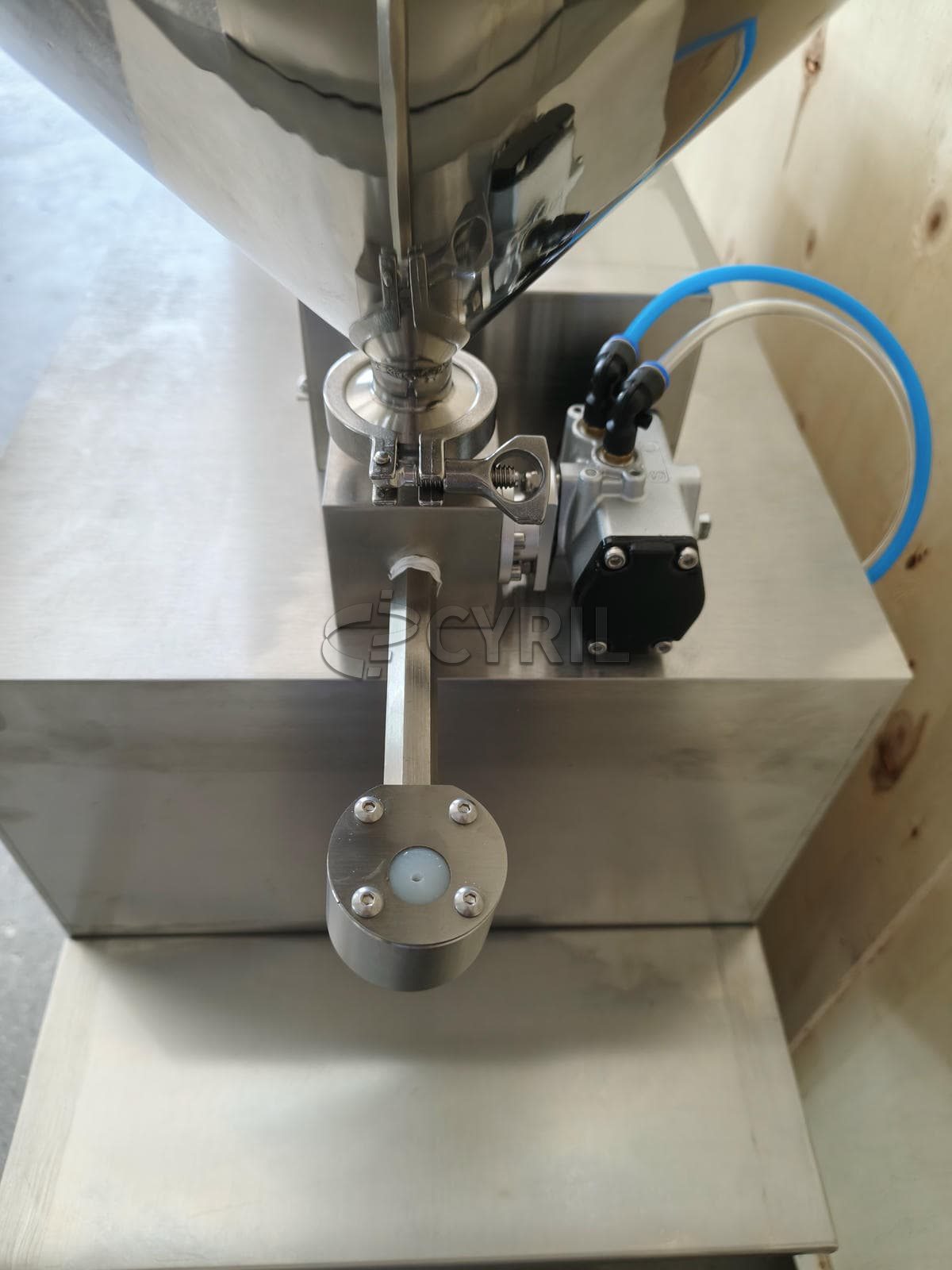 Needle filling machine