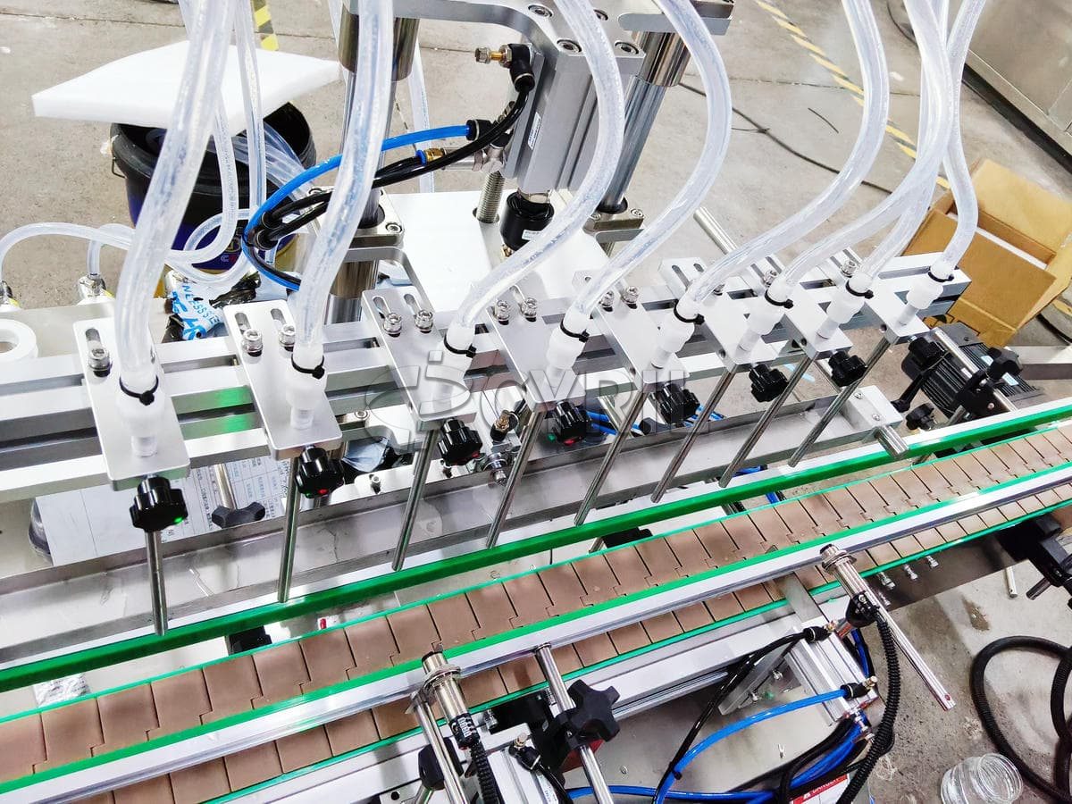 Desktop eight-head magnetic pump filling machine