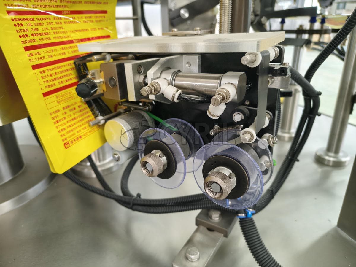 Fully automatic turntable powder bag packaging machine