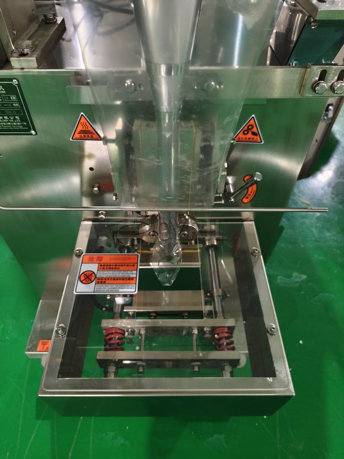 Incline push back seal transparent bag powder packaging machine