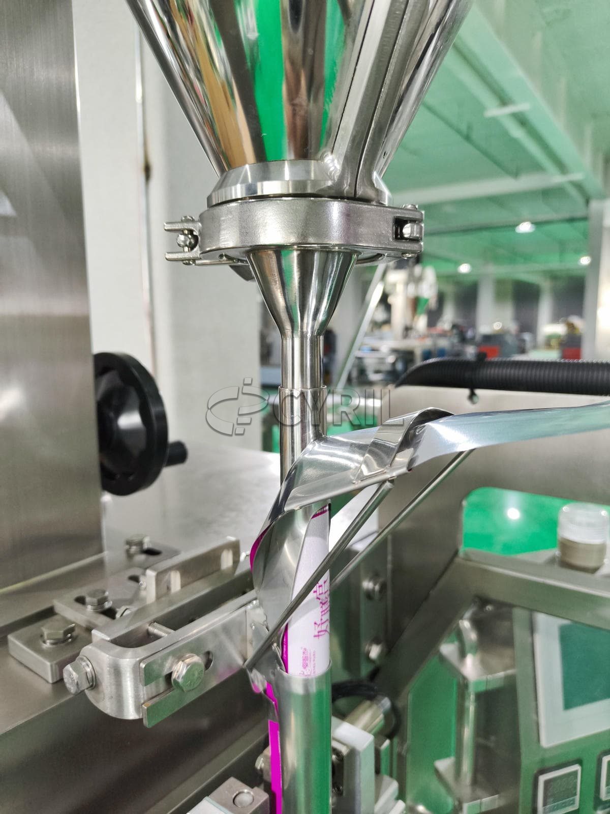 Direct push back seal rounded corner powder packaging machine