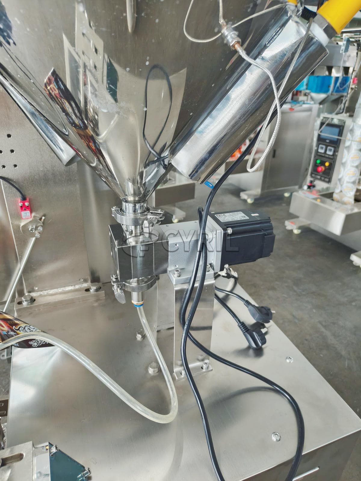 Paste packaging machine + gear pump + round bucket stirring and heating + back sealing