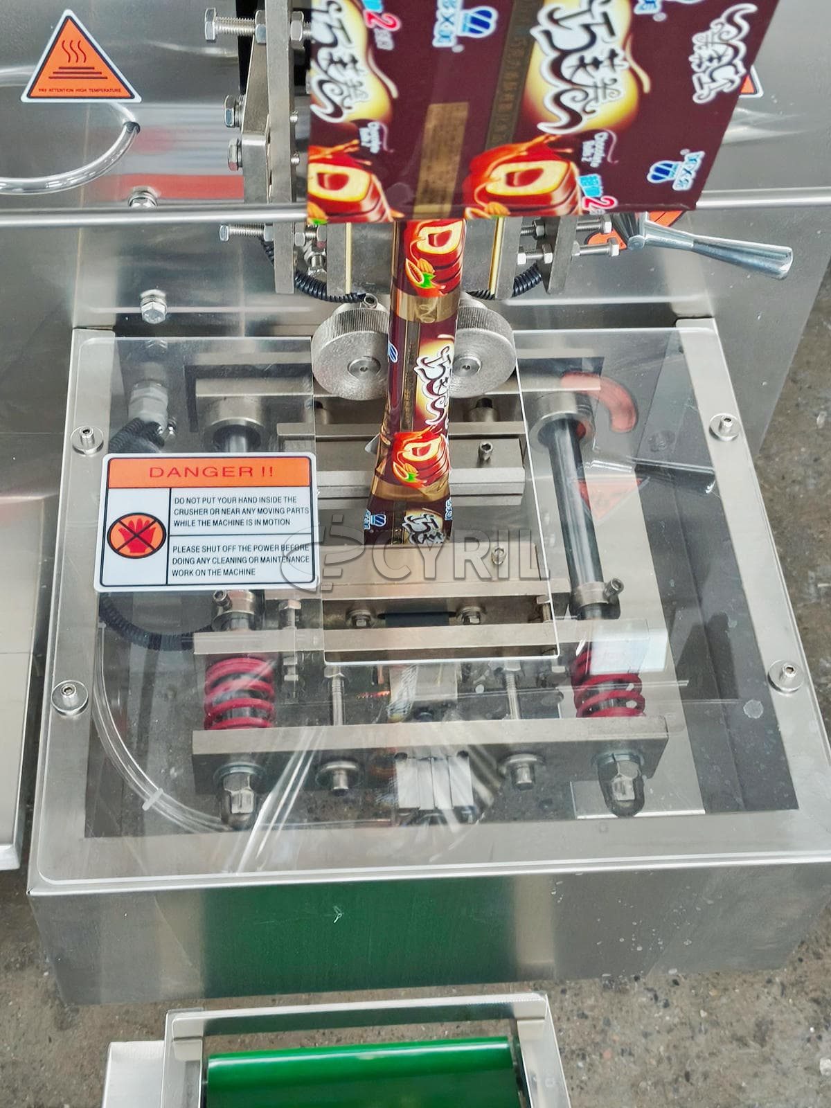 Paste packaging machine + gear pump + round bucket stirring and heating + back sealing