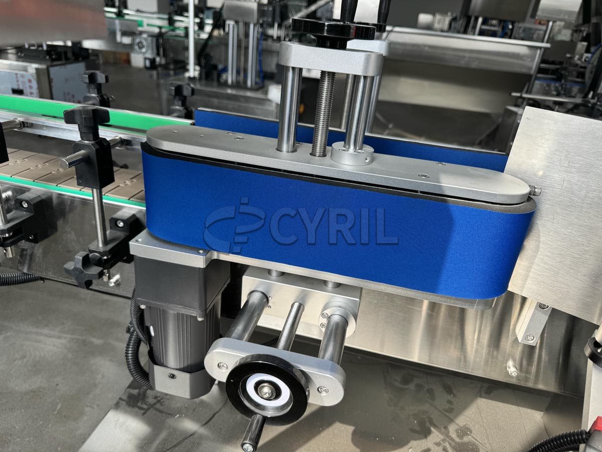 Round bottle rolling labeling machine