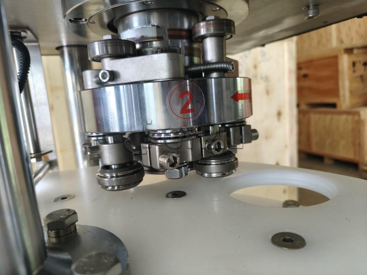 Fully automatic aluminum cap capping and sealing machine