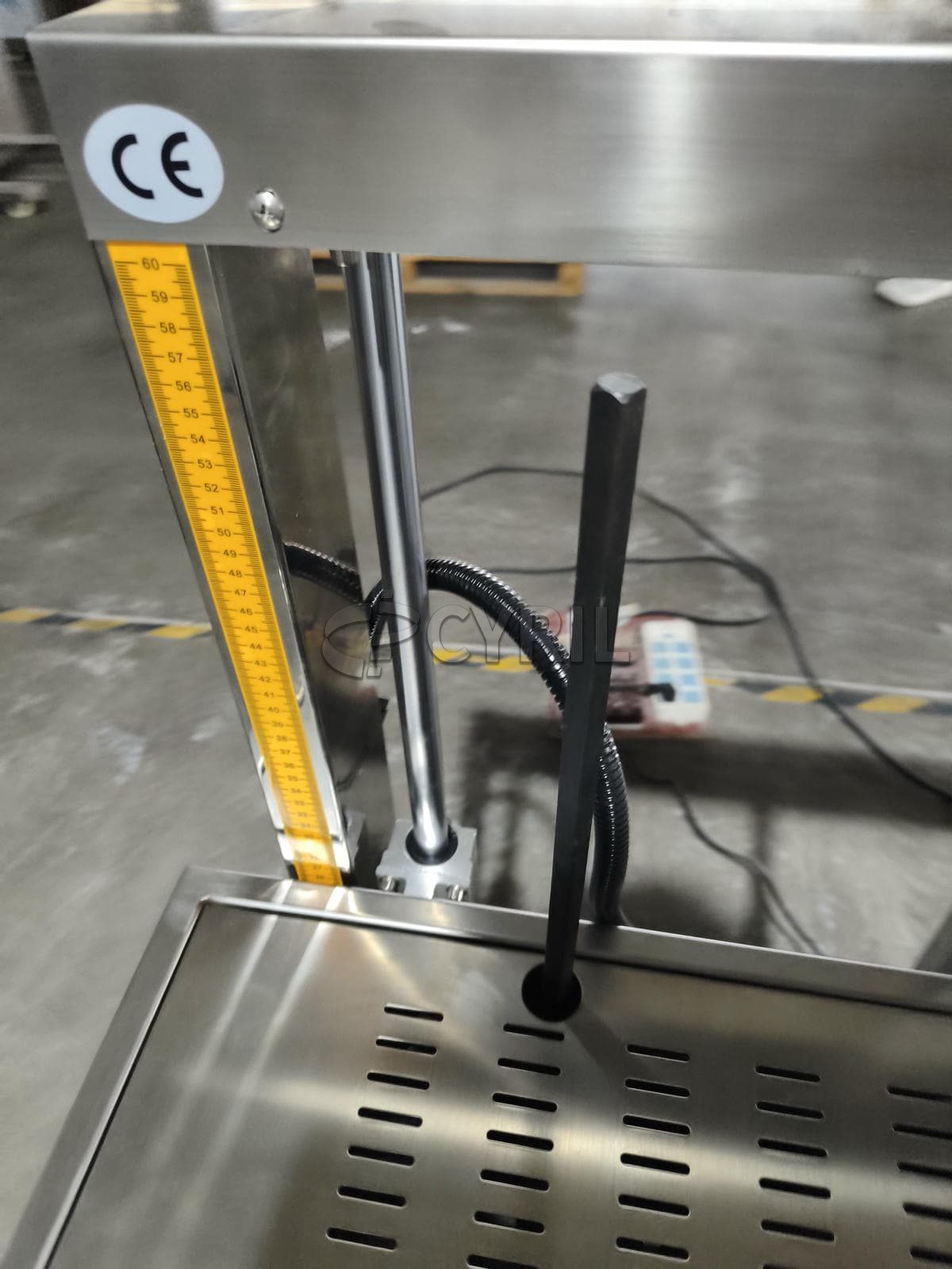 Vertical sealing machine