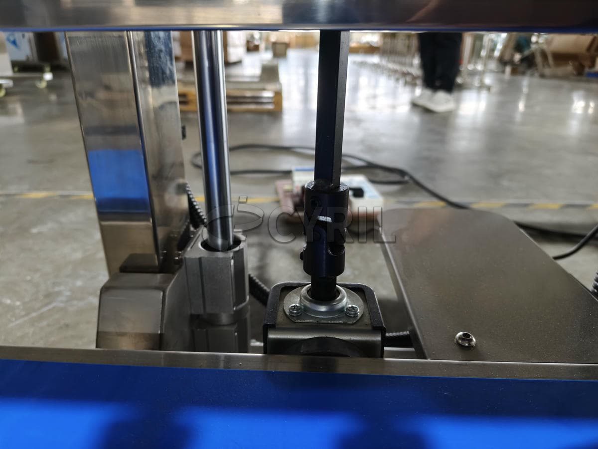 Vertical sealing machine