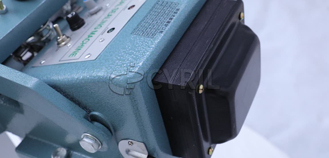 Vertical foot sealing machine
