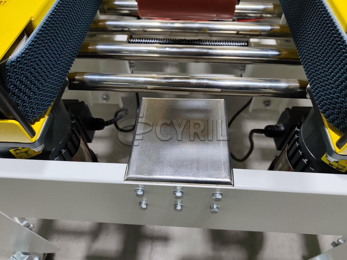 Sealing machine