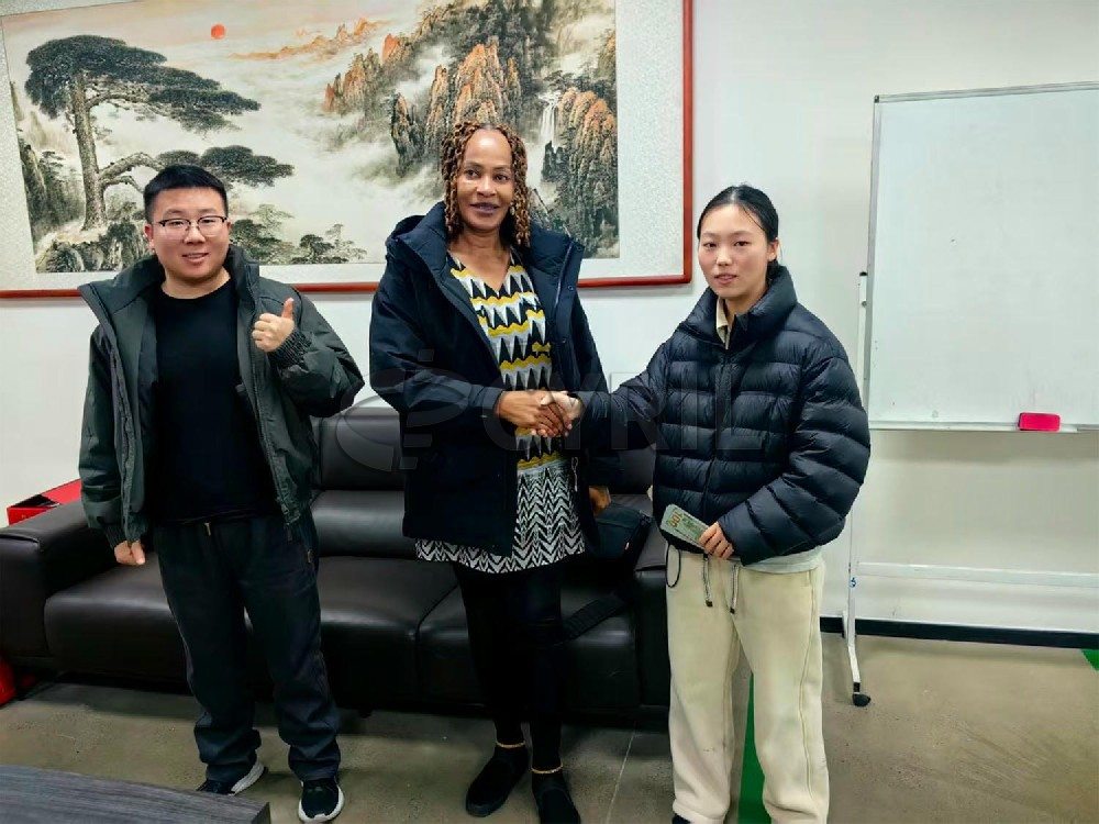 The oil filling production line won customer recognition: a long-term cooperation agreement was finalized on the spot after the actual machine inspection