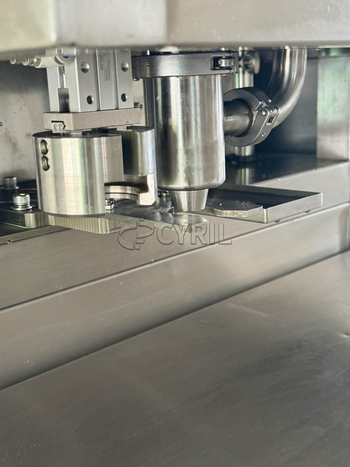 Bag-in-box filling machine
