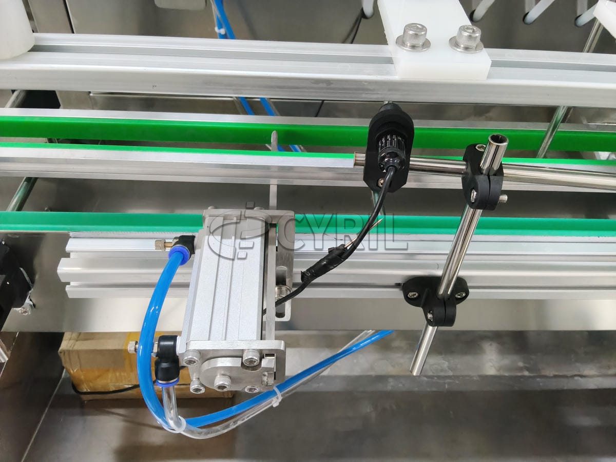 Fully automatic ten-head magnetic pump filling machine