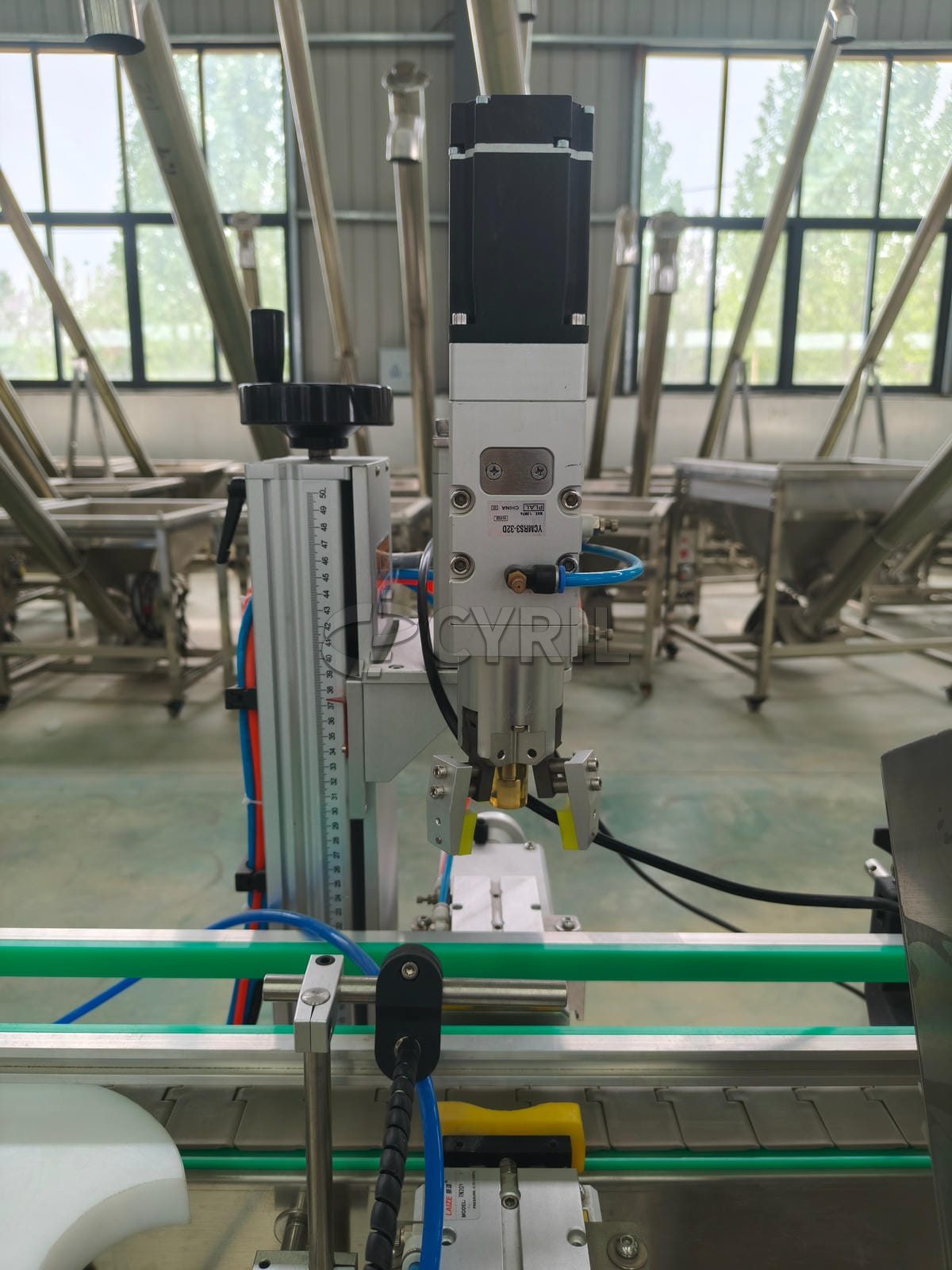 Fully automatic capping and capping machine
