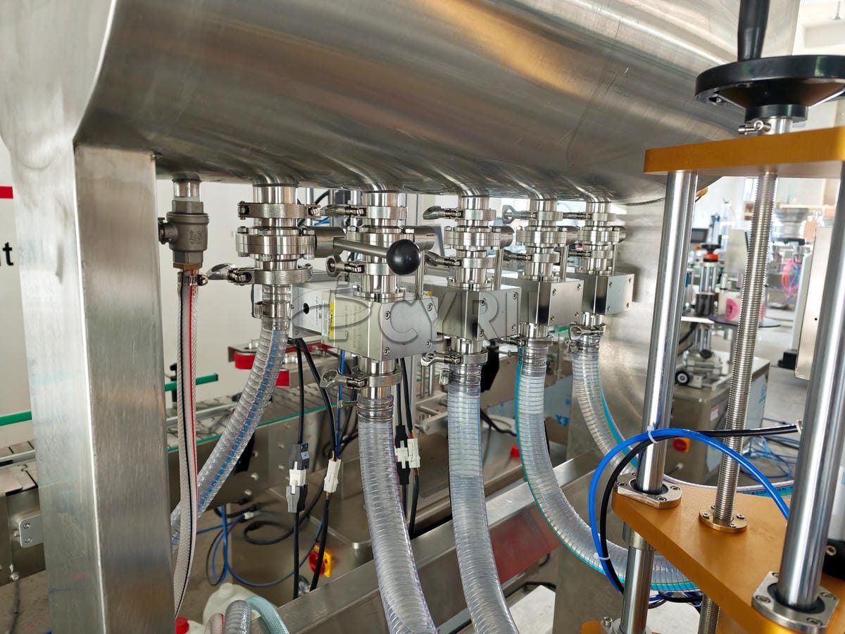 Four-head gear pump filling machine