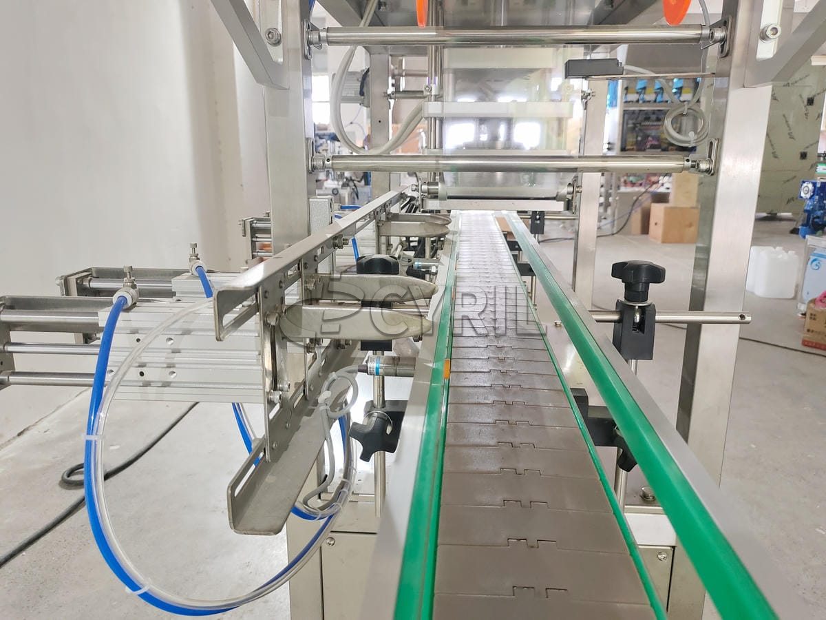 Fully automatic double-head film sealing machine