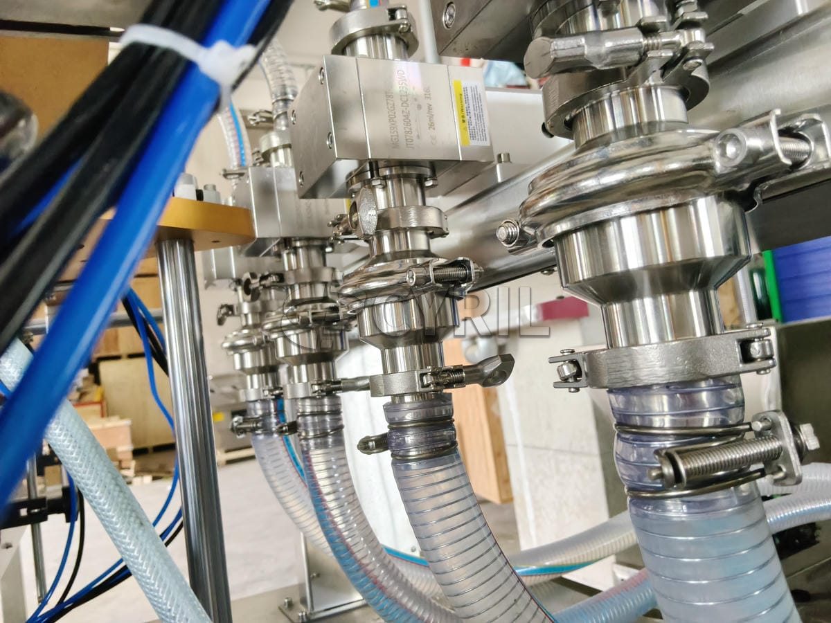Four-head gear pump hopperless filling machine