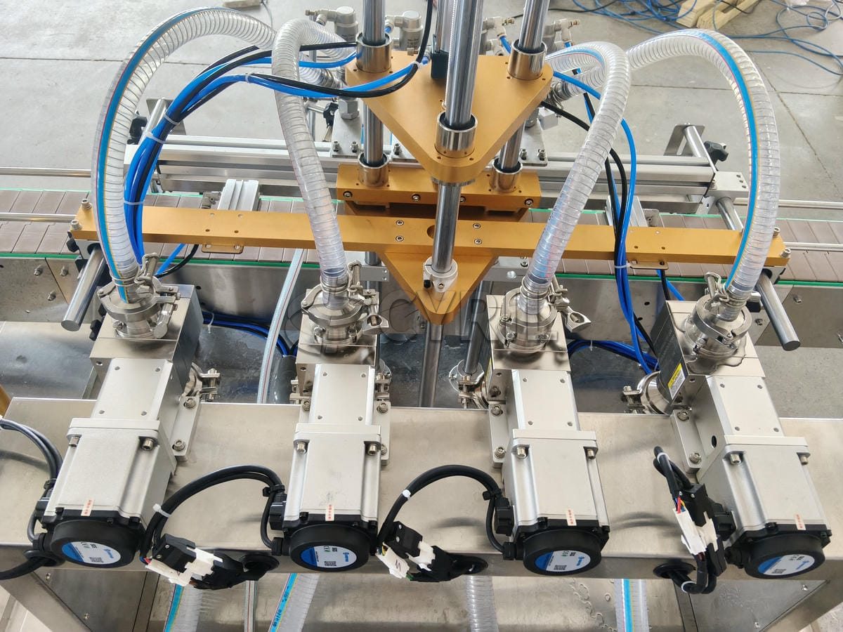 Four-head gear pump hopperless filling machine