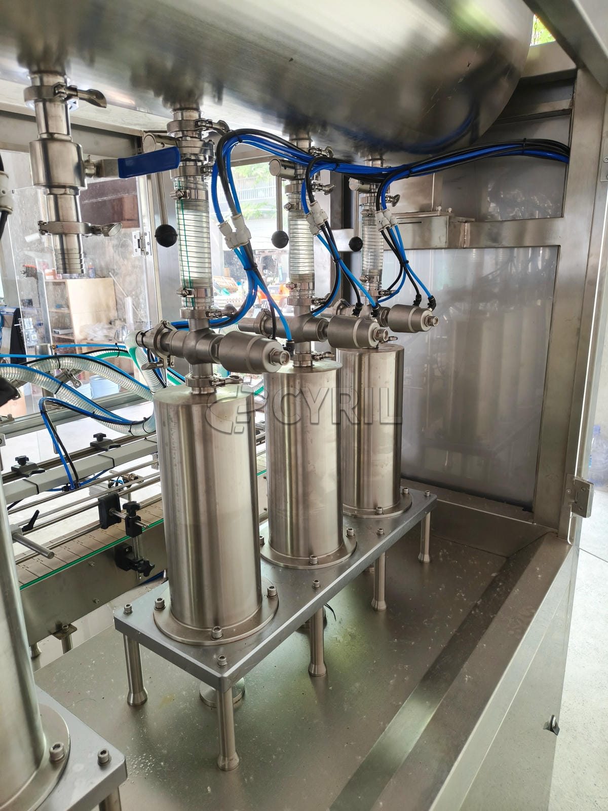 Servo six-head paste filling machine